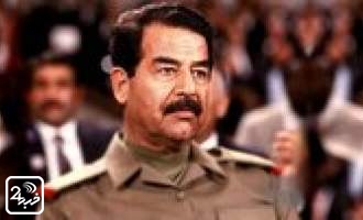 حضور یک شهروند با گریم صدام حسین در استادیوم آزادی! + فیلم  
