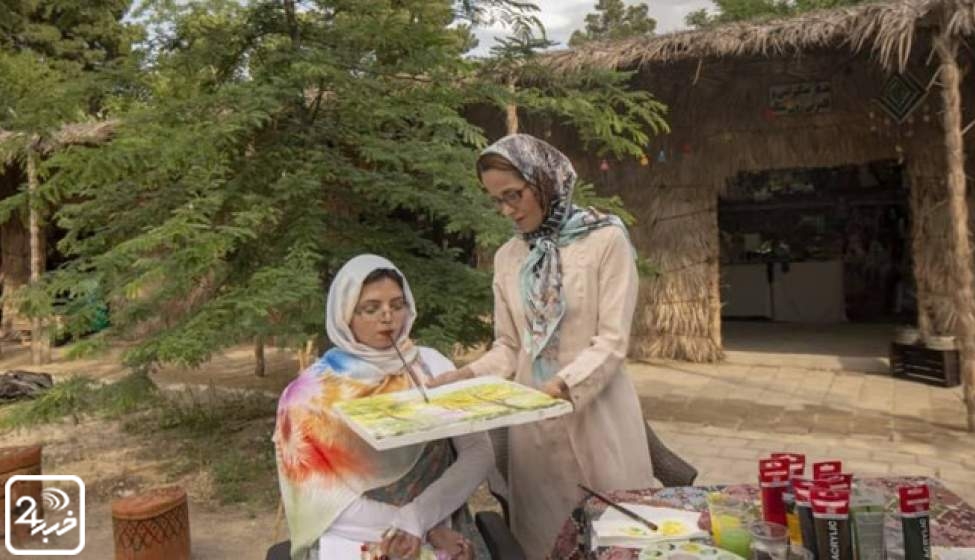 نقاشی‌های شگفت انگیزی که این زن با دهان می‌کشد!  